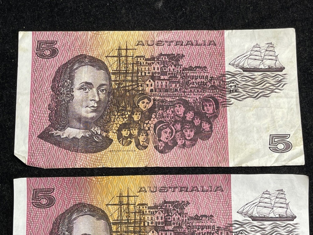 Early Australia 5 Dollars 2 Banknotes Lot High Grade