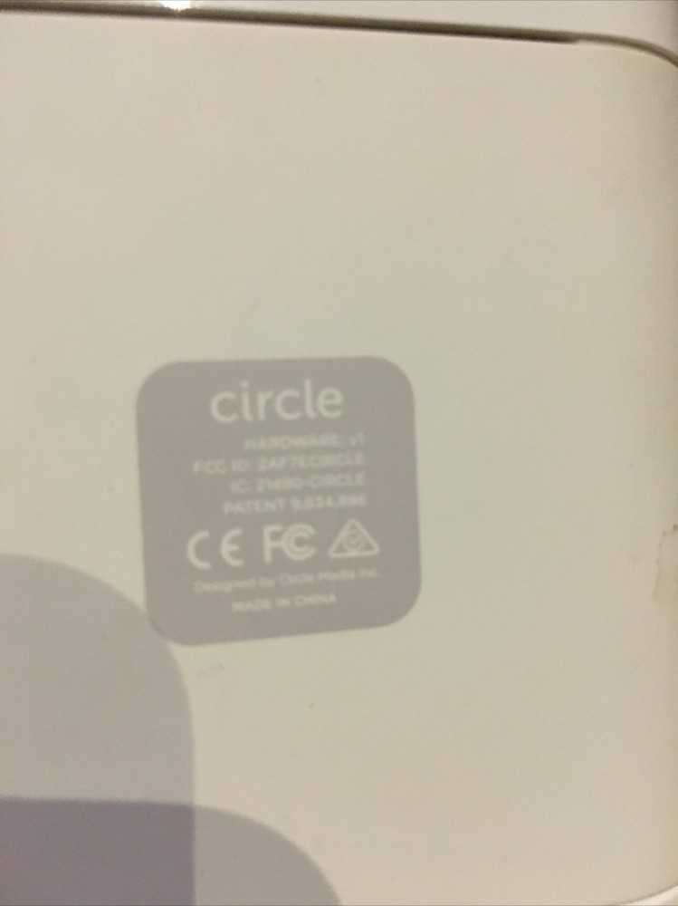 Circle Media Inc Circle Parental WiFi Managing Device 2AF7ECIRCLE Powers On
