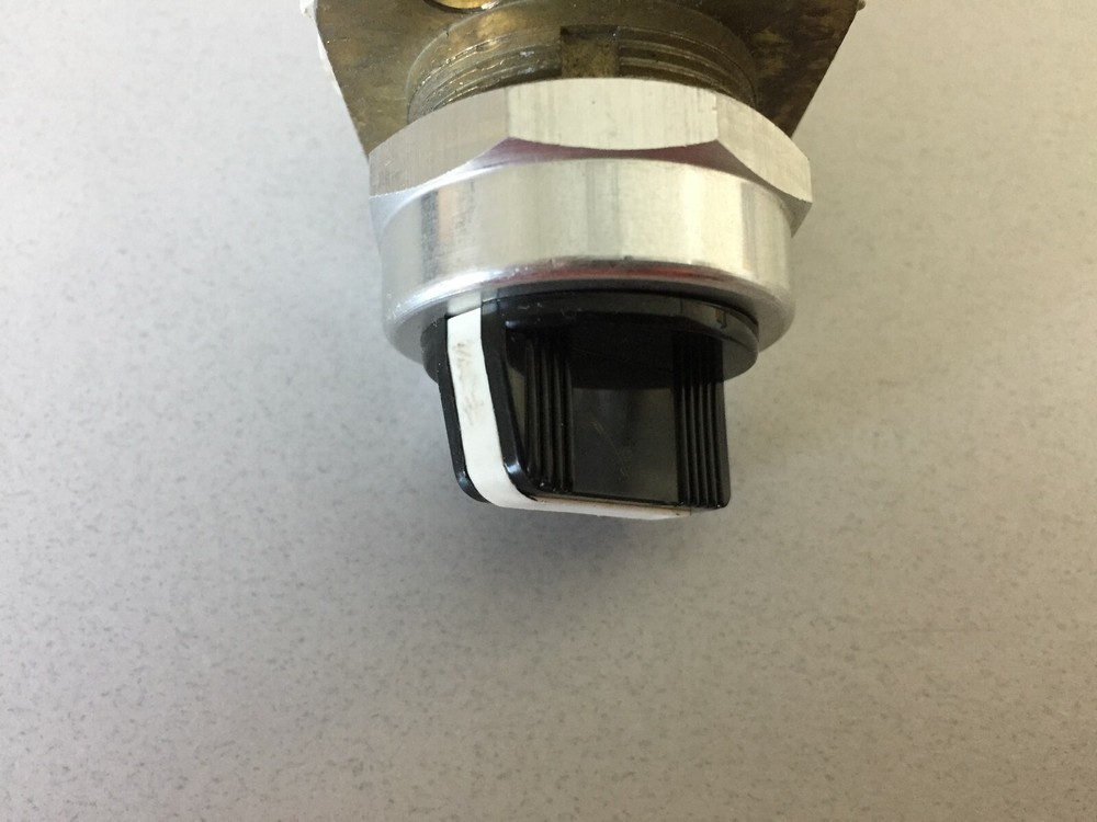 ALLEN BRADLEY 800T-H5 SELECTOR SWITCH