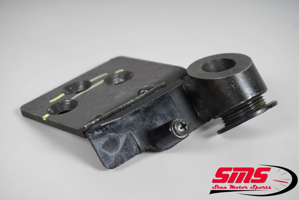 02-08 Maserati Spyder M138 4200 Convertible Top Front Lock Latch Support Bracket