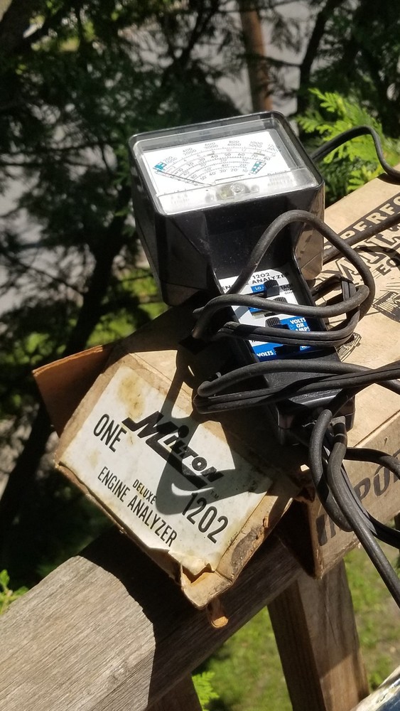 MILTON VINTAGE AUTO / CAR ENGINE ANYLIZER TESTER