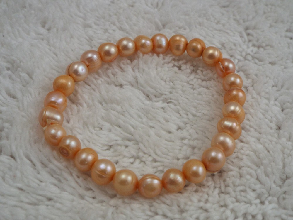 Peach Genuine Pearl Stretch Bracelet (K16)