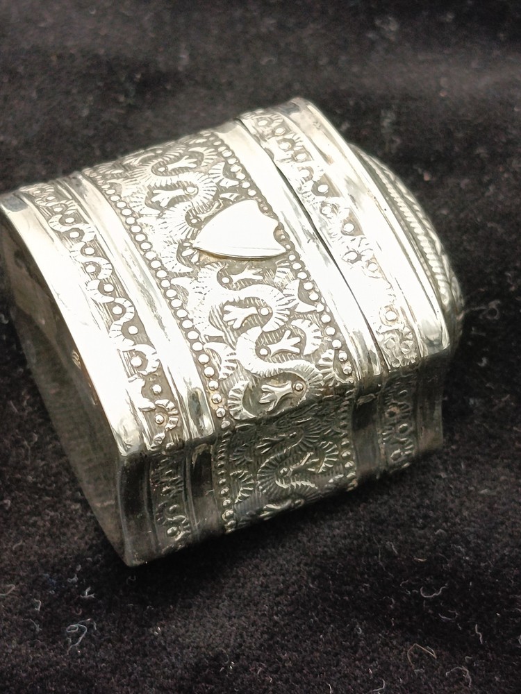 19th Century Loderein Dutch Scent Snuff Solid Silver Repousse Hinged Lid Box