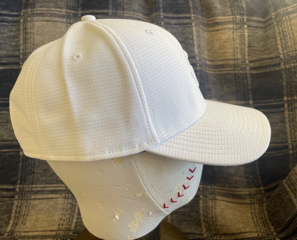 Taylor Made all white golf hat snapback One Size baseball hat