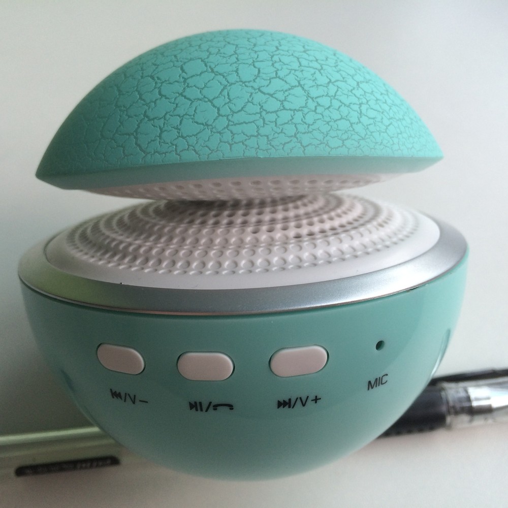 BT680 Mini Bluetooth Speaker & LED Mushroom Design Lamp