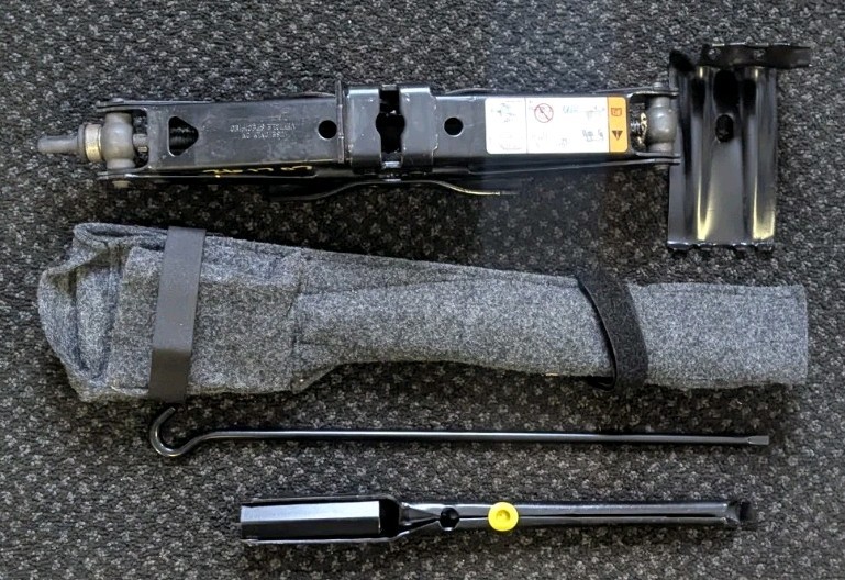 2007 MERCURY MOUNTAINEER JACK AND TOOL KIT