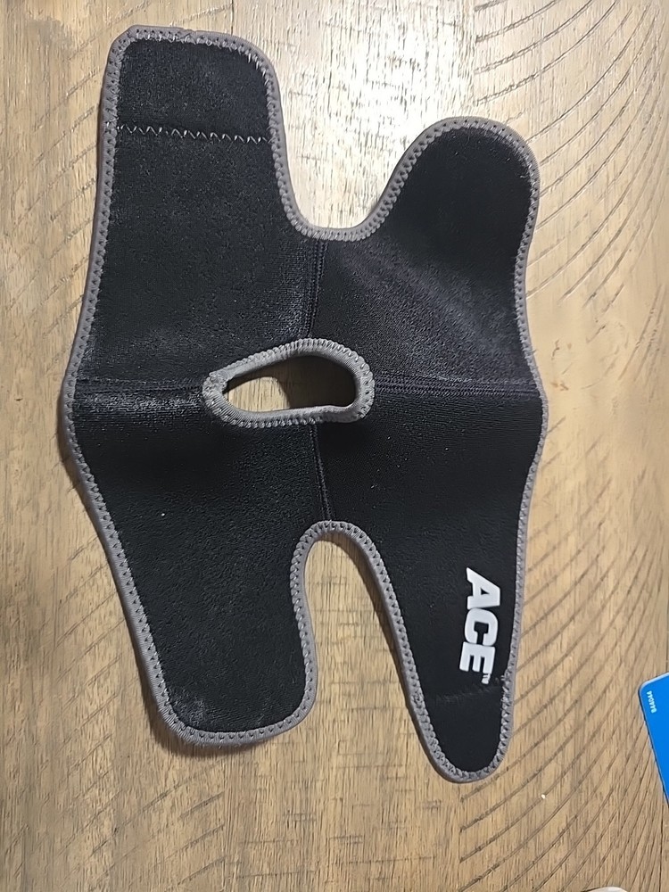 3M ACE Neoprene Adjustable Ankle Support (207248)