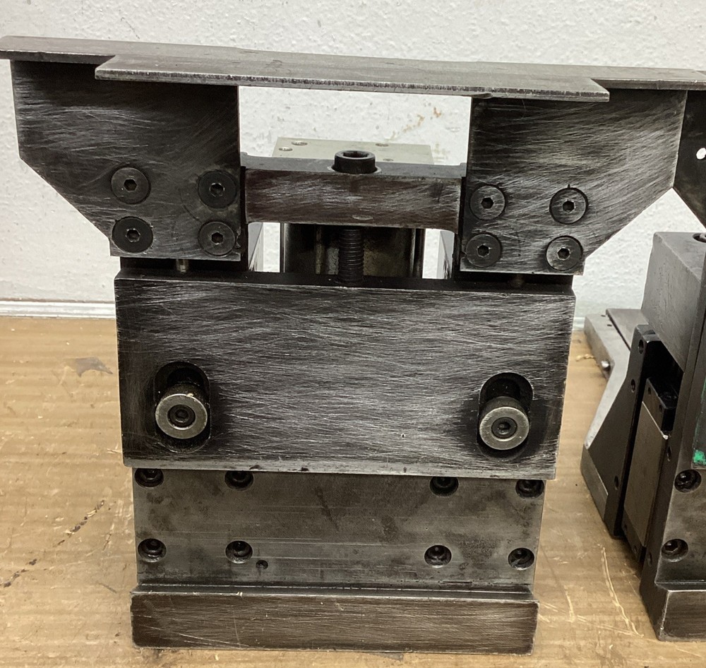 Fully Programmable HMXP CNC 4204 Word Clamp