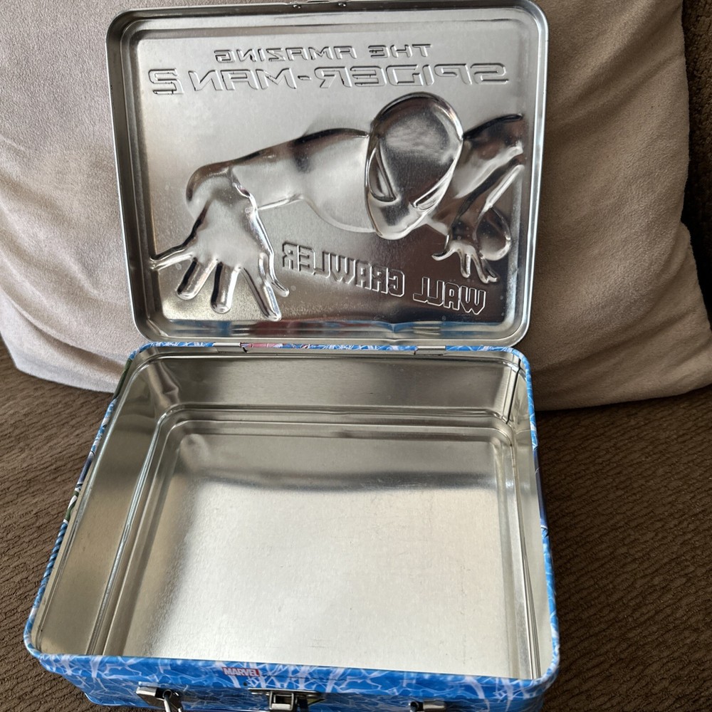 Spiderman 3D Embossed Metal Lunchbox Marvel Comics “Wall Crawler”