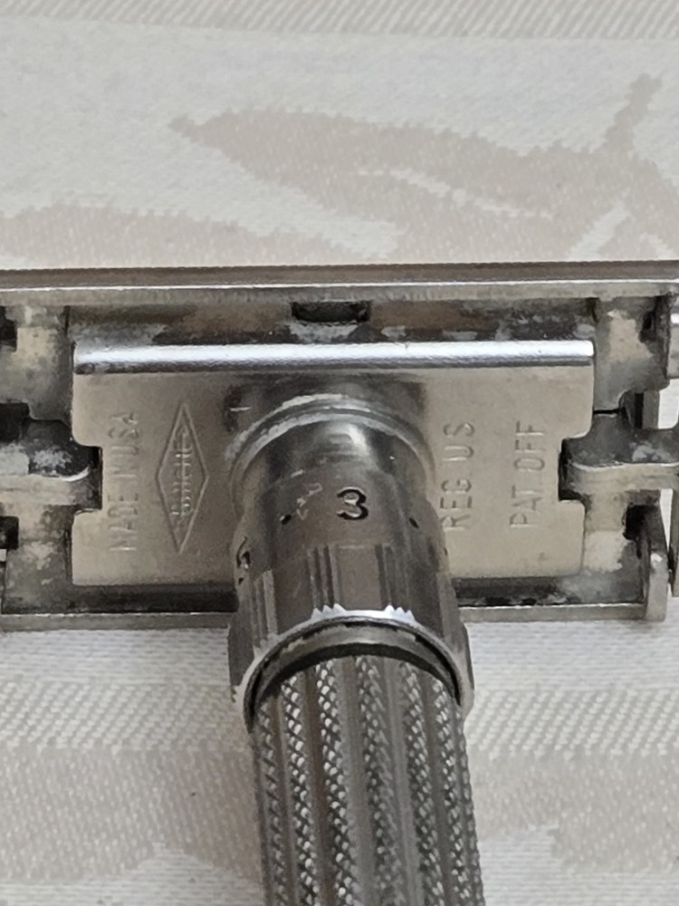 Vintage Gillette Adjustable Razor E1