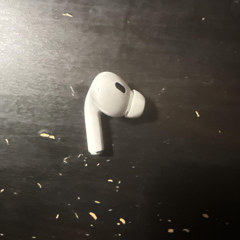 Apple AirPods Pro 2 USB-C  Single Left Ear Bud