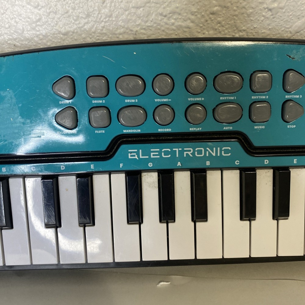 Battery Operated Electronic Keyboard Working