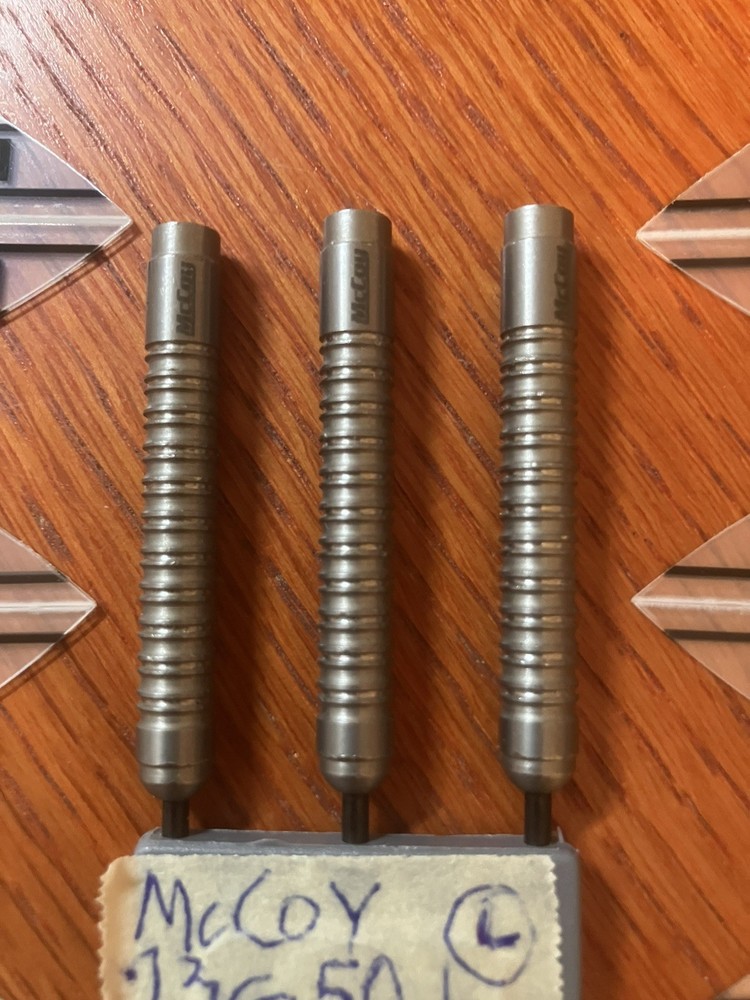 McCOY DARTS - 23 GRAMS - MINT