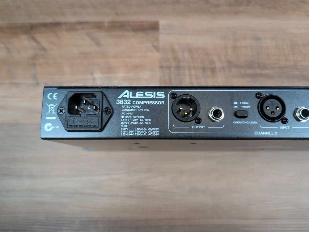 Alesis 3632 Dual Channel Compressor Limiter Gate Rack Mount