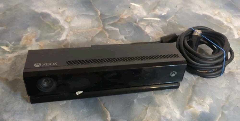 Microsoft Xbox One Kinect Sensor Wired Black for Xbox One Console