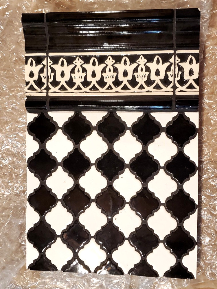 Black & White Ceramic Tile Retail Display Sample - Arabesquette Netted Checker