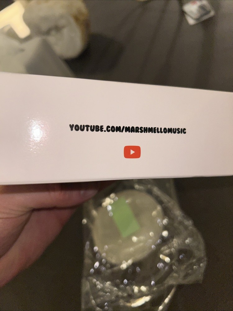 DJ MARSHMELLO Mello VR Headset Case 2019