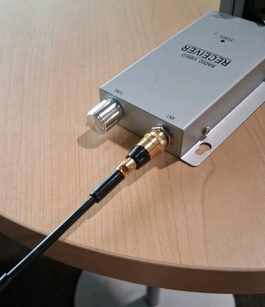 RADIO AV RECEIVER 9-12 volt Untested