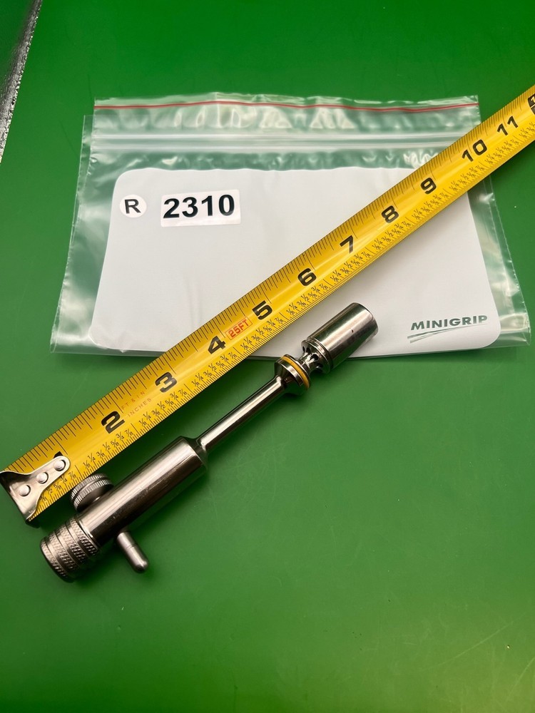 Autococker Bolt