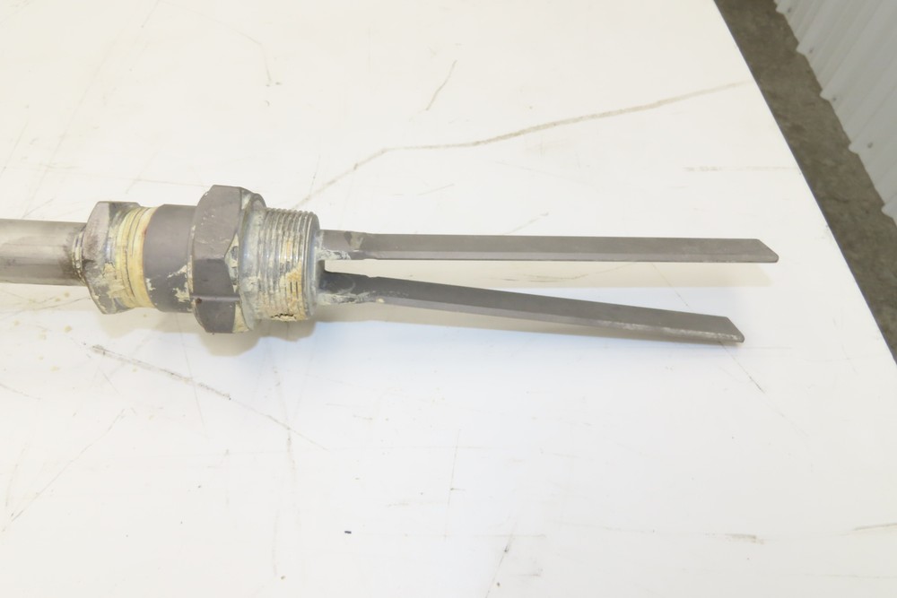 Bindicator LP11A1DA30 Pulse Point Vibrating Fork Level Sensor 31" Probe 8"Flange