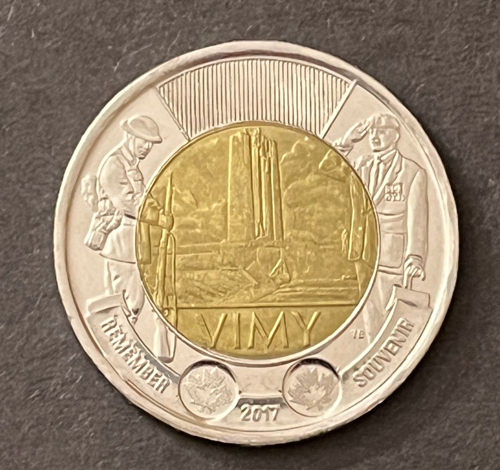 CANADA 2017 - $2 , Queen Elizabeth II / Remember VIMY, Circulation: 5,130,000