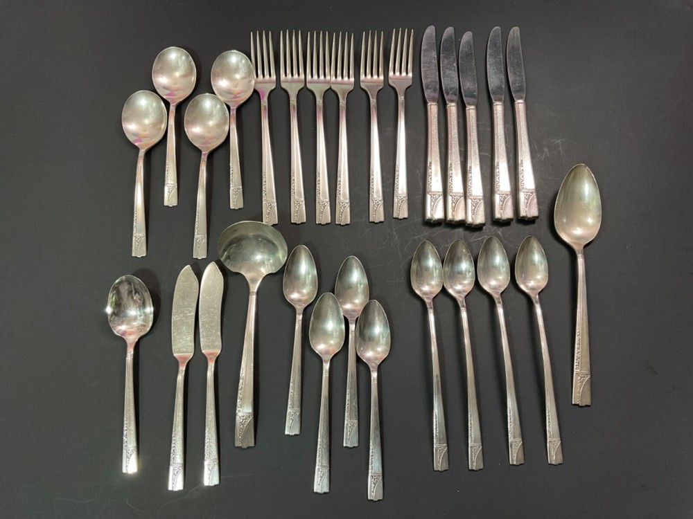 Oneida Nobility Caprice Silverplate Flatware 28 Pieces Incomplete Set