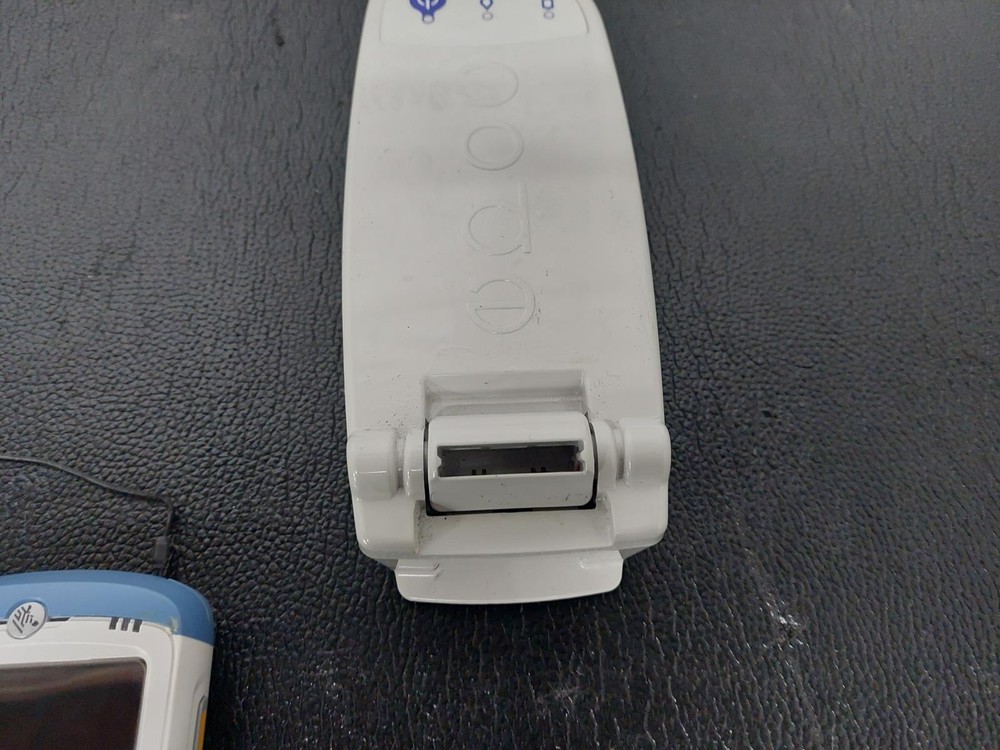 Epocal Inc, Epoc Reader Handheld Blood Analyzer (Battery Issue)