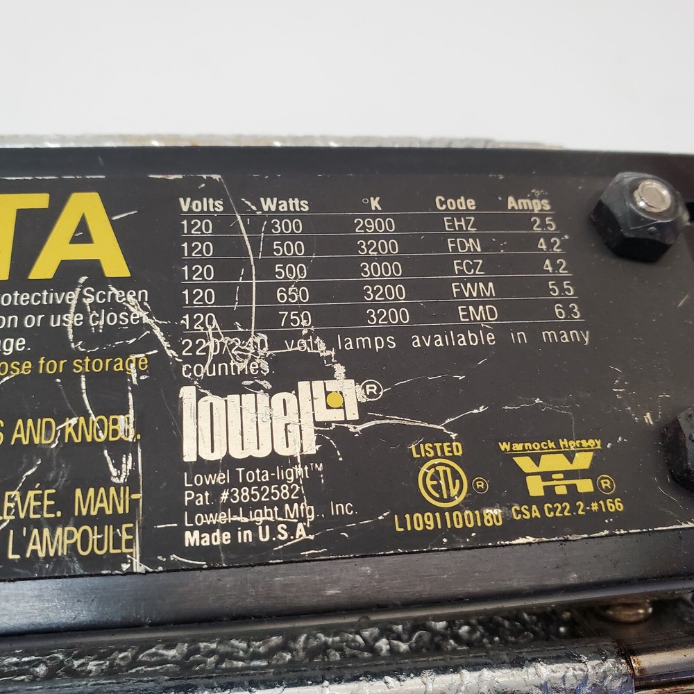 Lowel TOTA Light Professional Studio Lighting Light Kit & Power Supply - TESTED