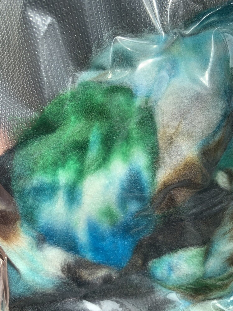 4 Oz Unlabeled Merino Roving