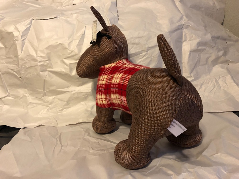 Brown Dog Decor