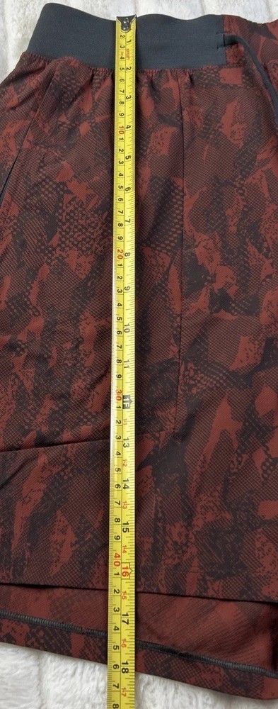 Lululemon Shorts Mens Medium Lineless Athletic Training