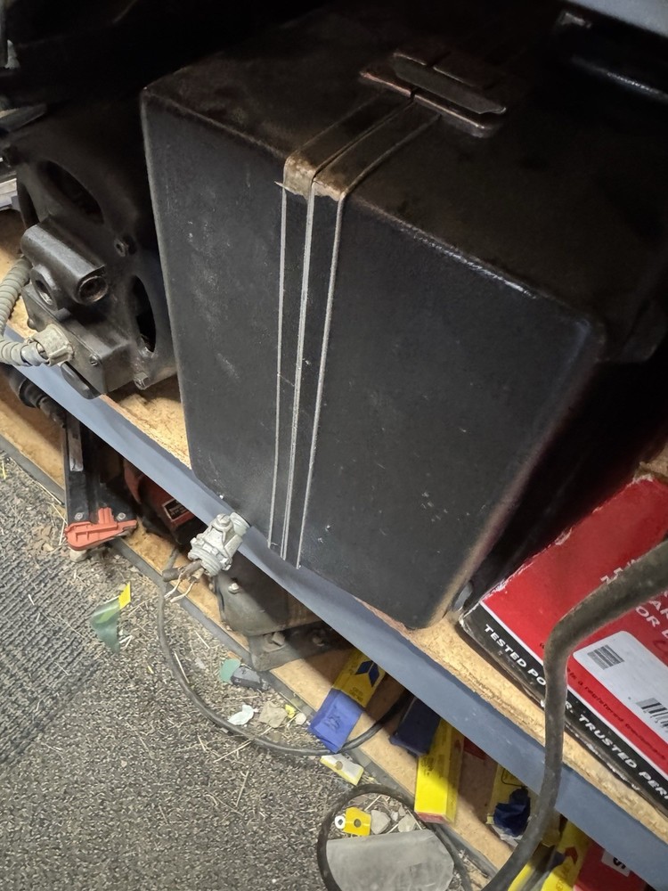 Sencore CR70 Beam Builder CRT Analyzer & Restorer w/Manual Powers On Untested