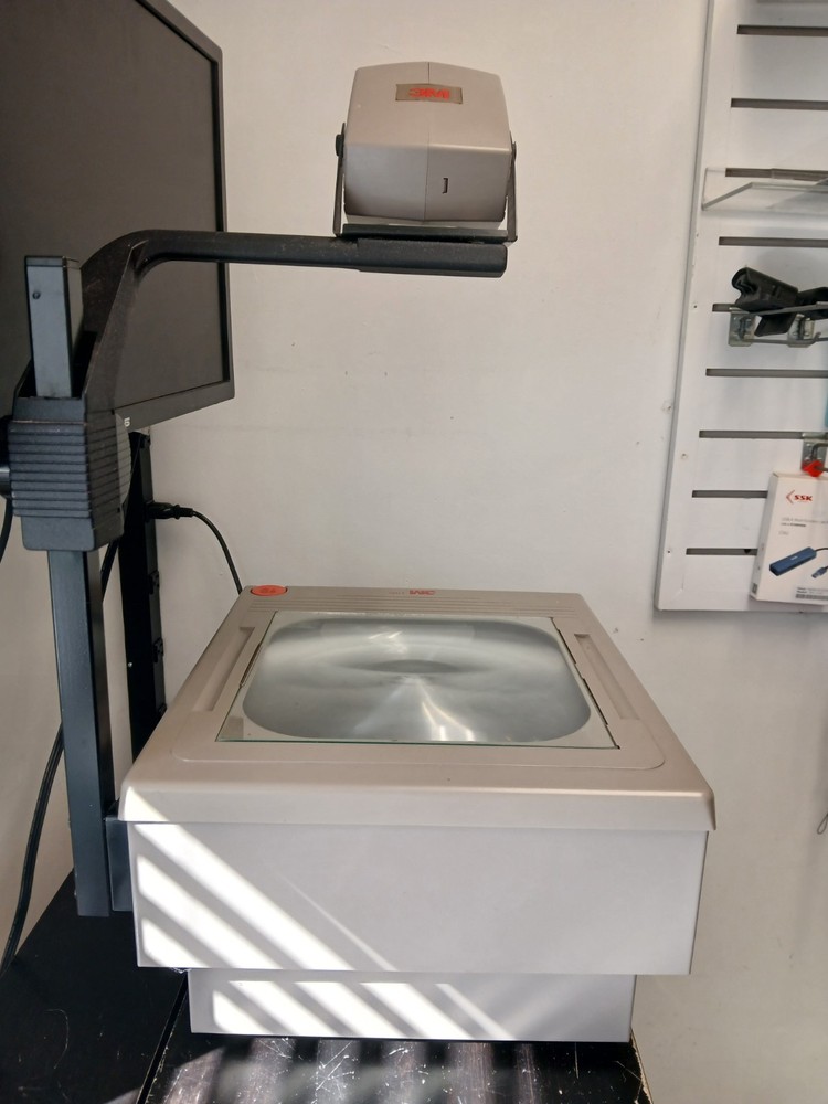Overhead Projector 3M 1700 -Works