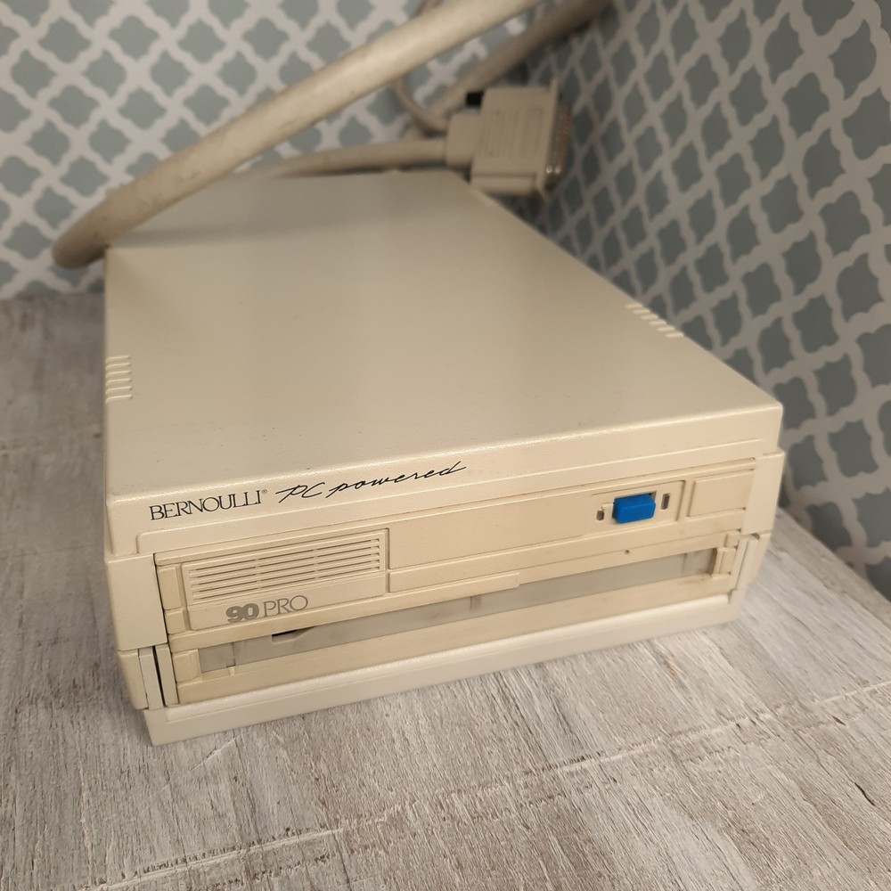 Vintage Bernoulli  90 Pro PC Powered External SCSI Drive - Untested