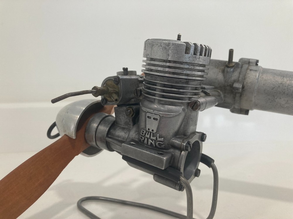 SUPER TIGRE 40 BULL RING Nitro Engine w/ Muffler