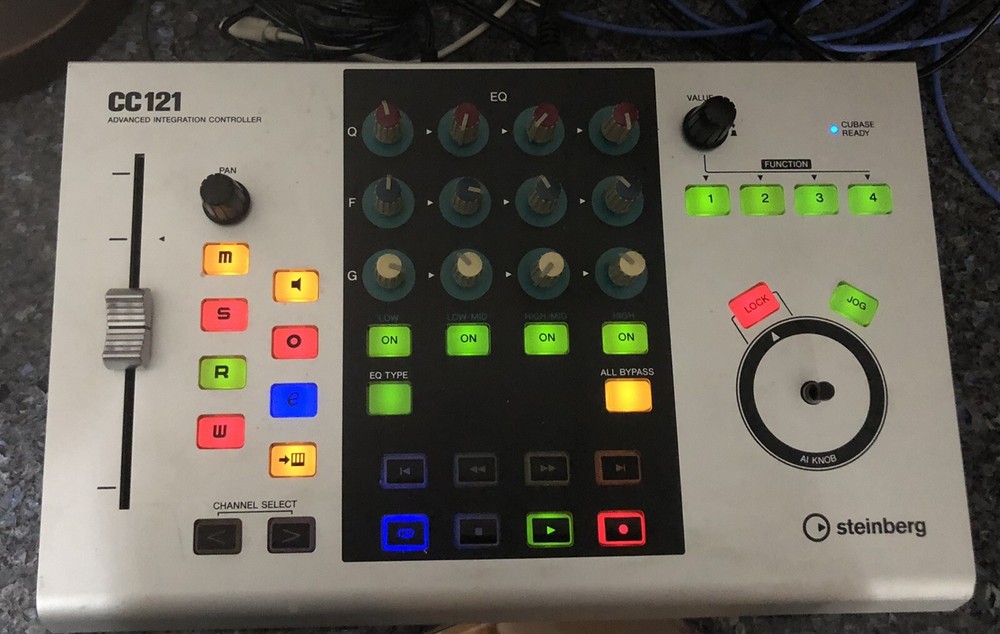 Silver Steinberg CC121 USB Controller Advanced Integration Controller