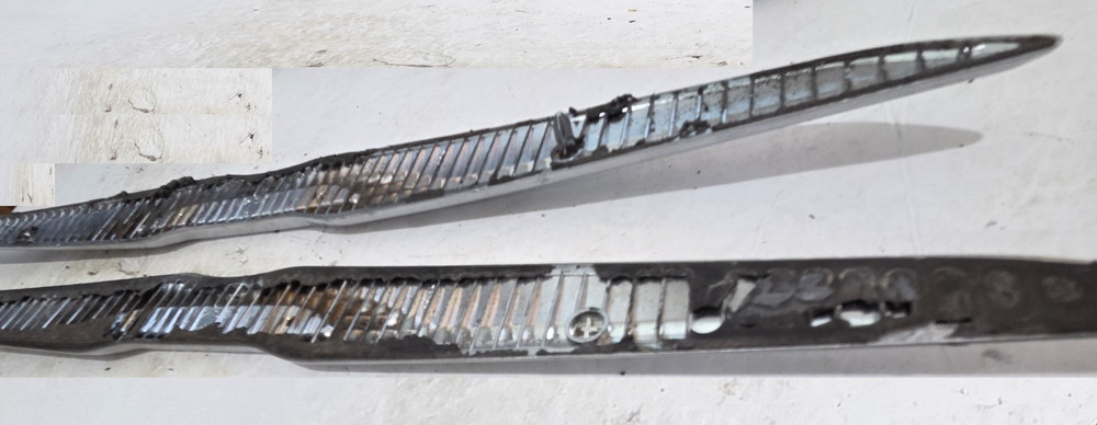 (1) CHRYSLER 200 REAR EMBLEM 18" JS41 {X298}