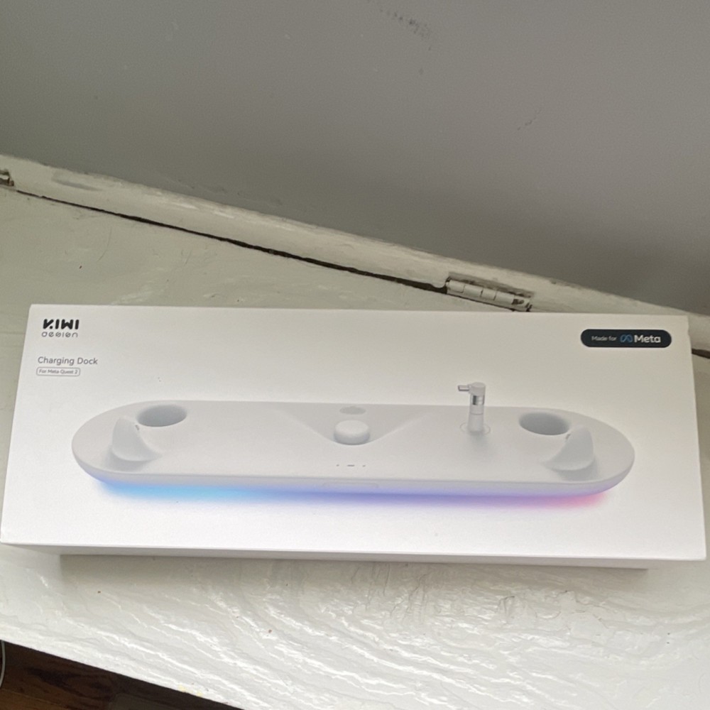 KIWI design Charging Dock QCD1 for Meta Quest 2 Headset Controller White USB-C