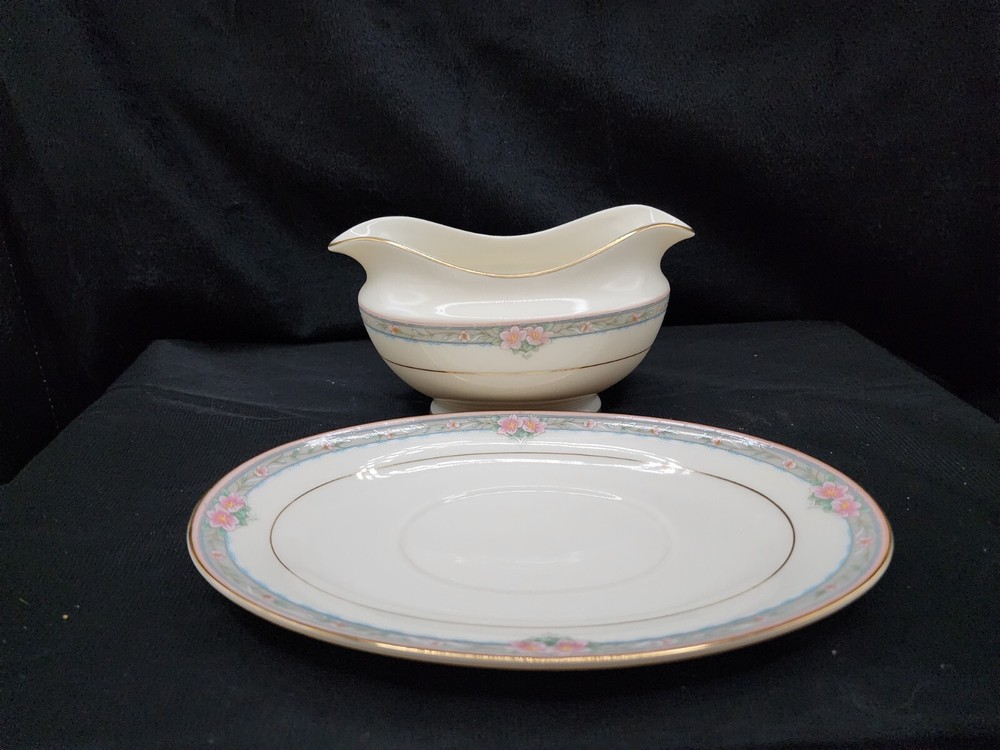 Mikasa La Rose Gravy Boat & Underplate