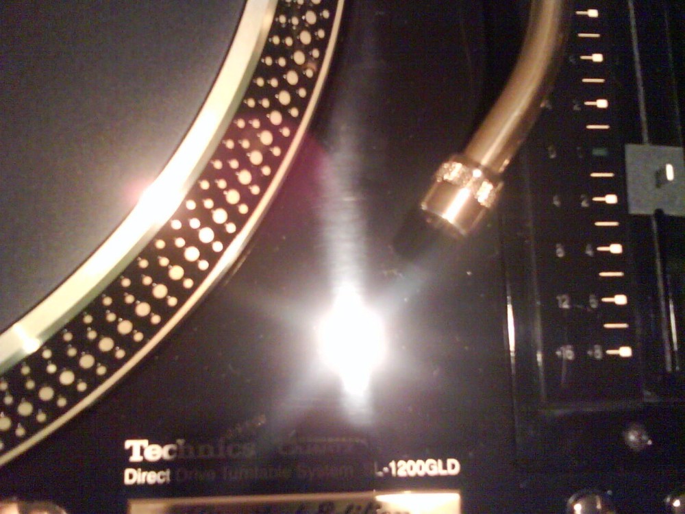 TECHNICS SL-1200 GLD Limited Gold Edition (open box)