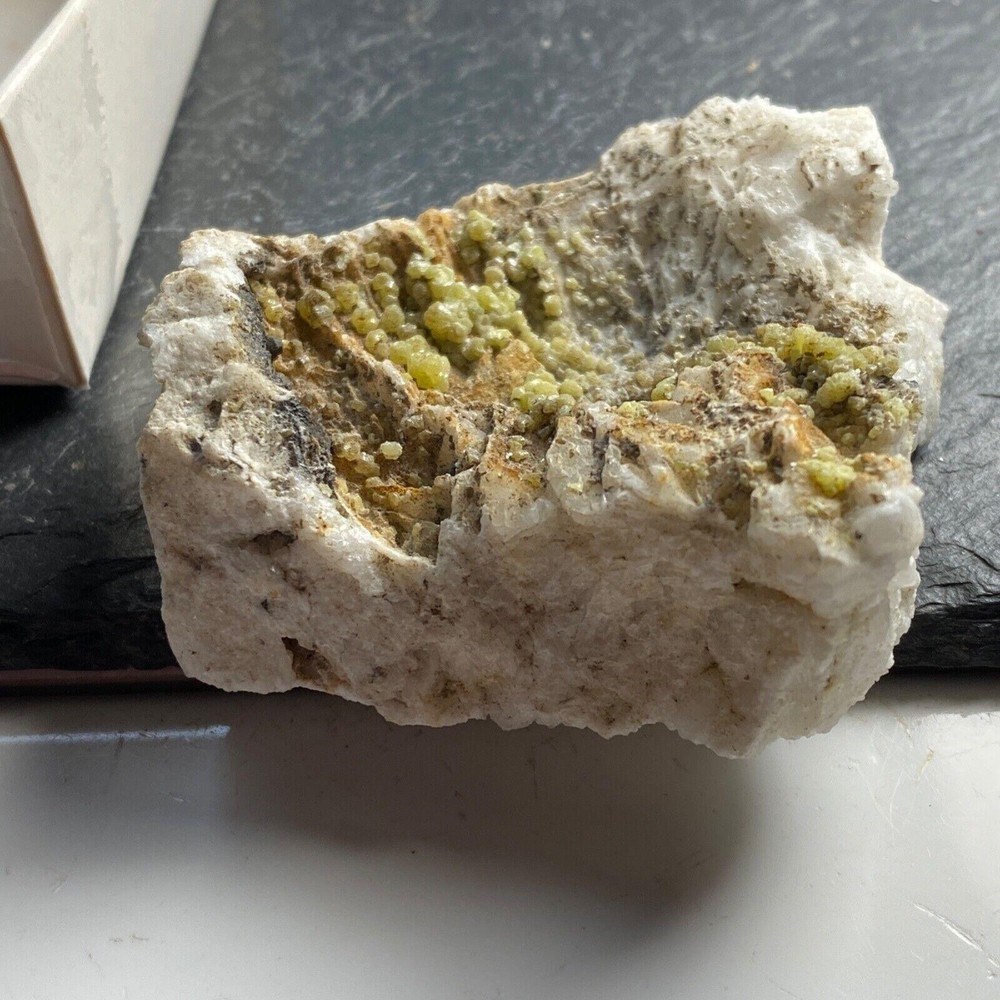 PYROMORPHITE ON SOLID QUARTZ FROM ROUGHTON GILL MINE. 66g MF1146