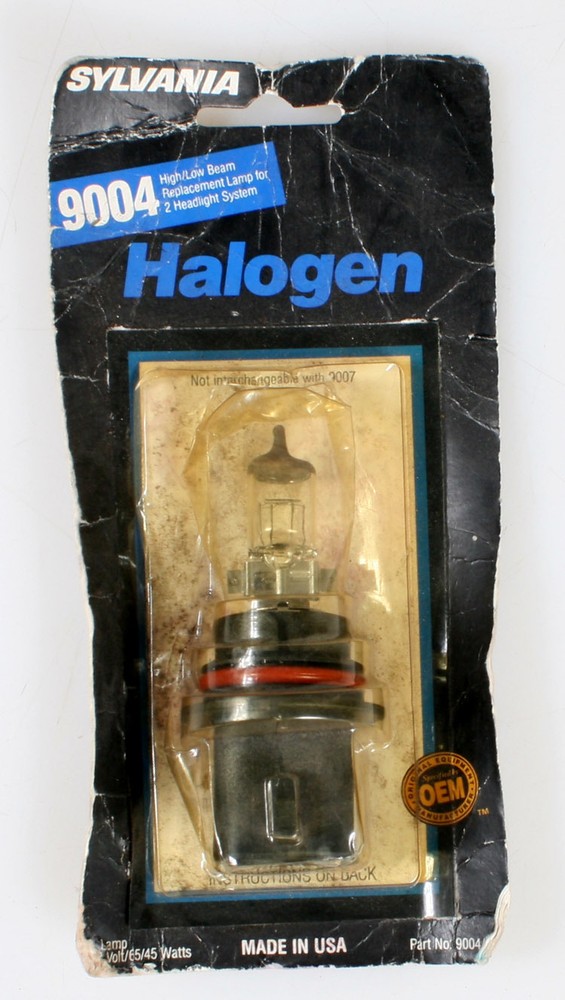 SYLVANIA 9004 HALOGEN BULB, NEVER OPENED IN ORIG. PACKAGING