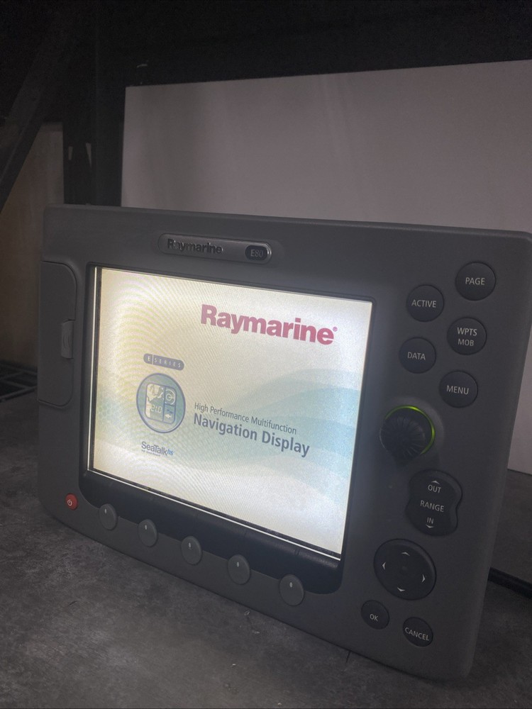 Raymarine e80 MFD Chartplotter E02011