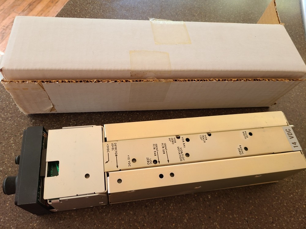 Collins VIR 351 NAV radio
