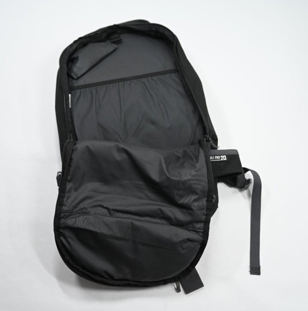 Dakine Heli Pro 20L Backpack in Black