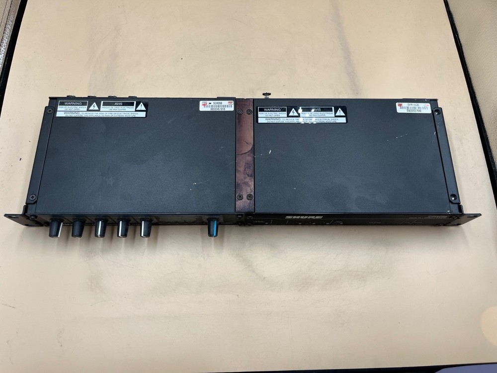 Shure SCM268 4 Channel Microphone Mixer/DFR11EQ