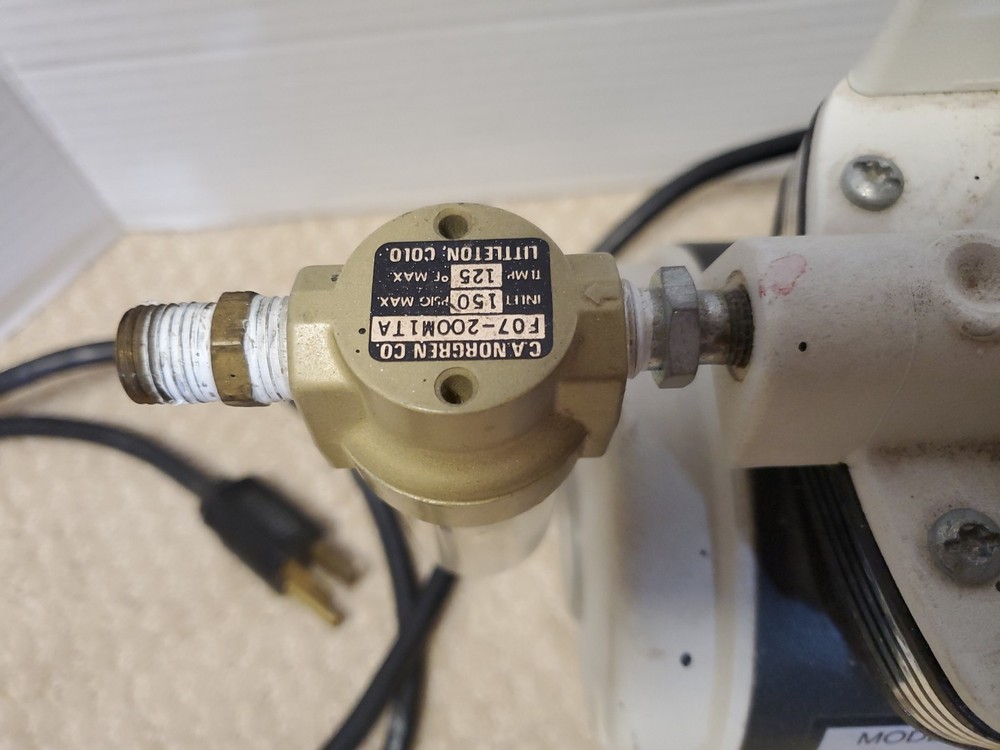 BADGER COMPRESSOR MODEL 180-11 Oilless Compressor Automatic Shut Off NAIL Works.