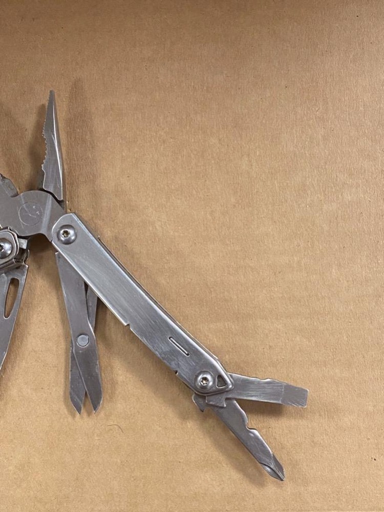 LEATHERMAN WINGMAN MULTI-TOOL- USED.
