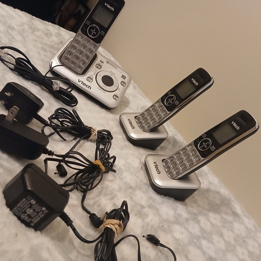 Vtech Three Handset Cordless Phone System w/ Caller ID & Call Waiting CS6429-3