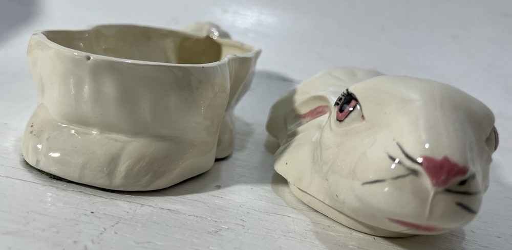 Vintage 1978 Ceramic “Bunny/Rabbit” Trinket/Candy Dish (2-Piece)